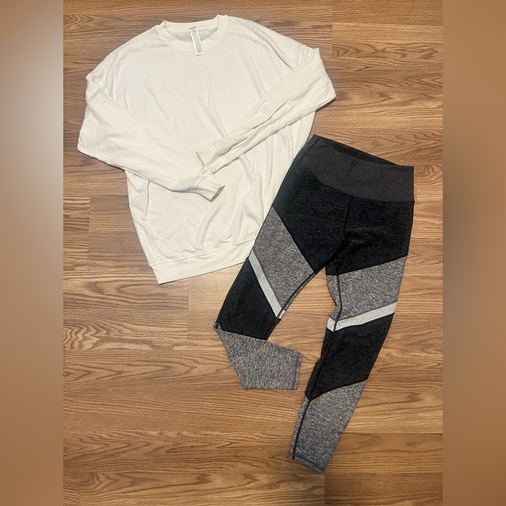 Alo Yoga Bundle - Like New